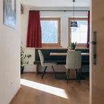 Hoellhaus *